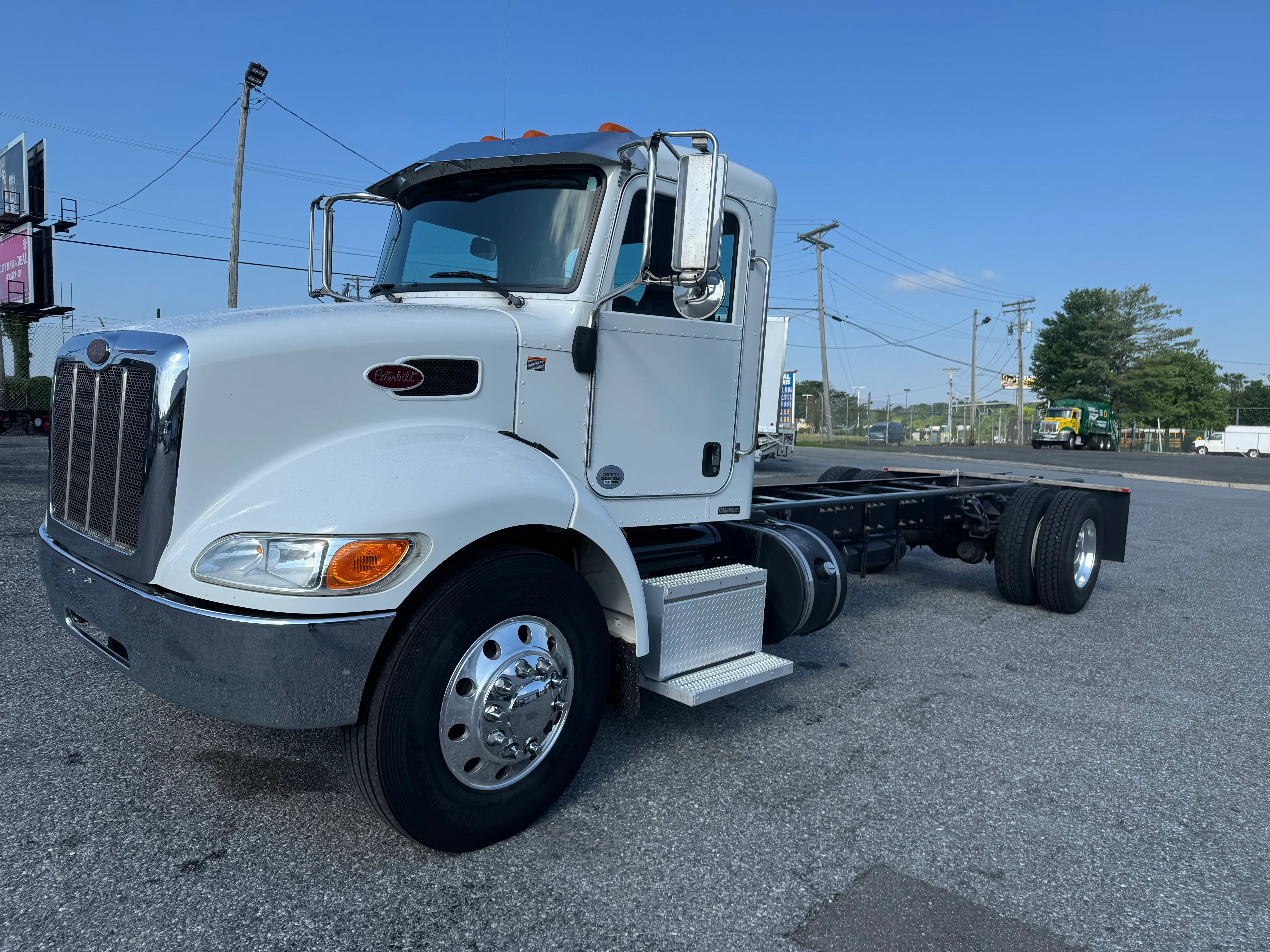 2020 Peterbilt 337 in Landover, MD — photo 2