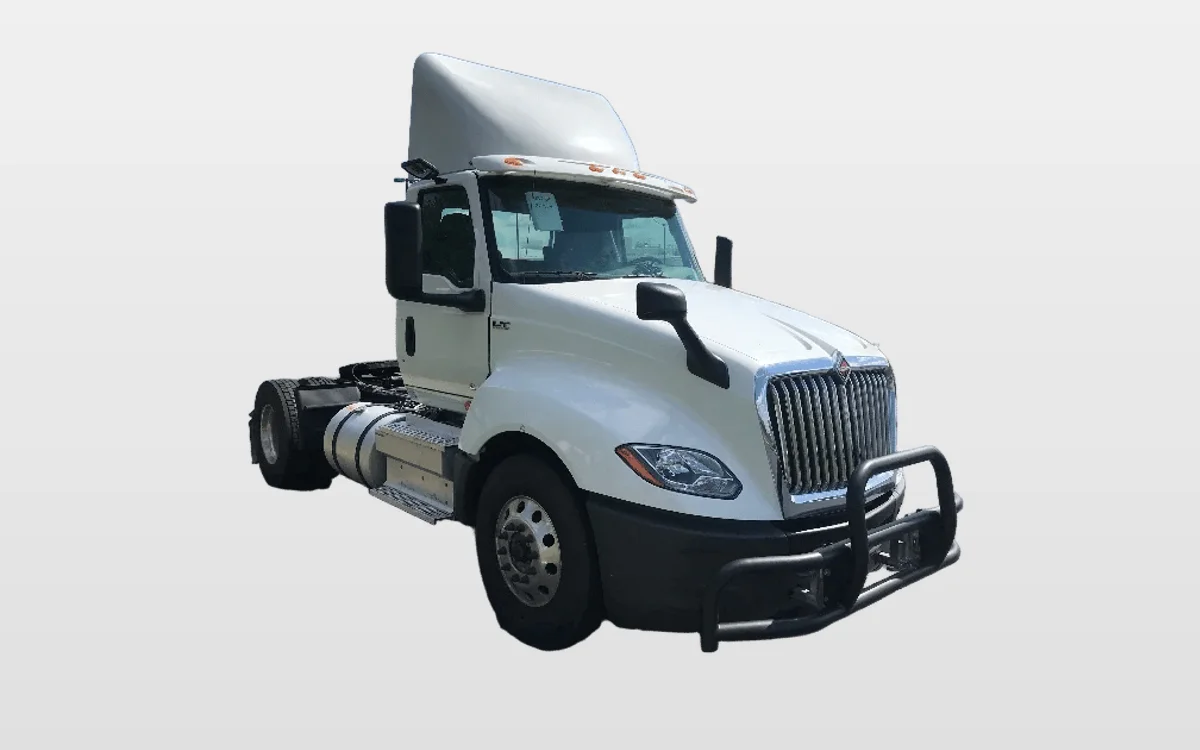 2020 International LT - image 1