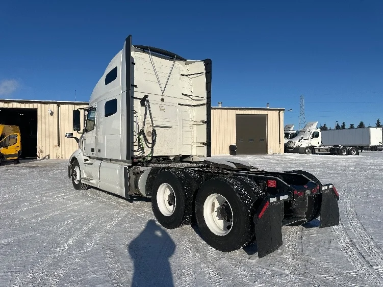 2023 Volvo VNL 760 - image 5