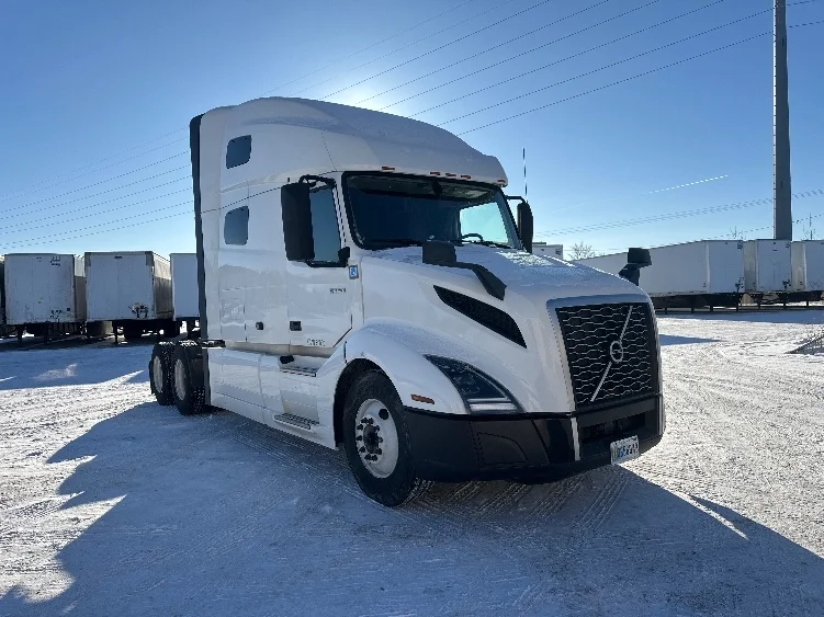 2023 Volvo VNL 760 in Milwaukee, WI