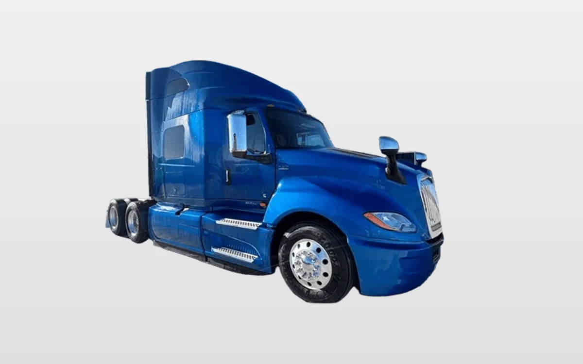 2020 International LT - image 1