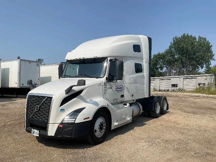 2023 Volvo VNL 760 in La Porte, IN — photo 3