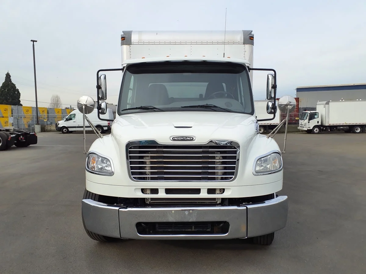 2018 Freightliner M2 106 - image 2