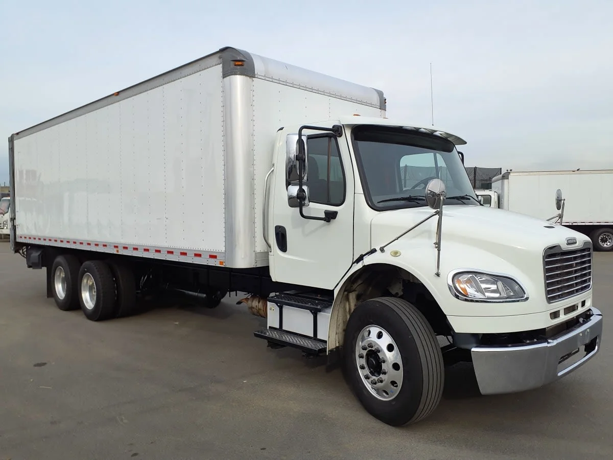 2018 Freightliner M2 106 in Tacoma, WA — photo 3