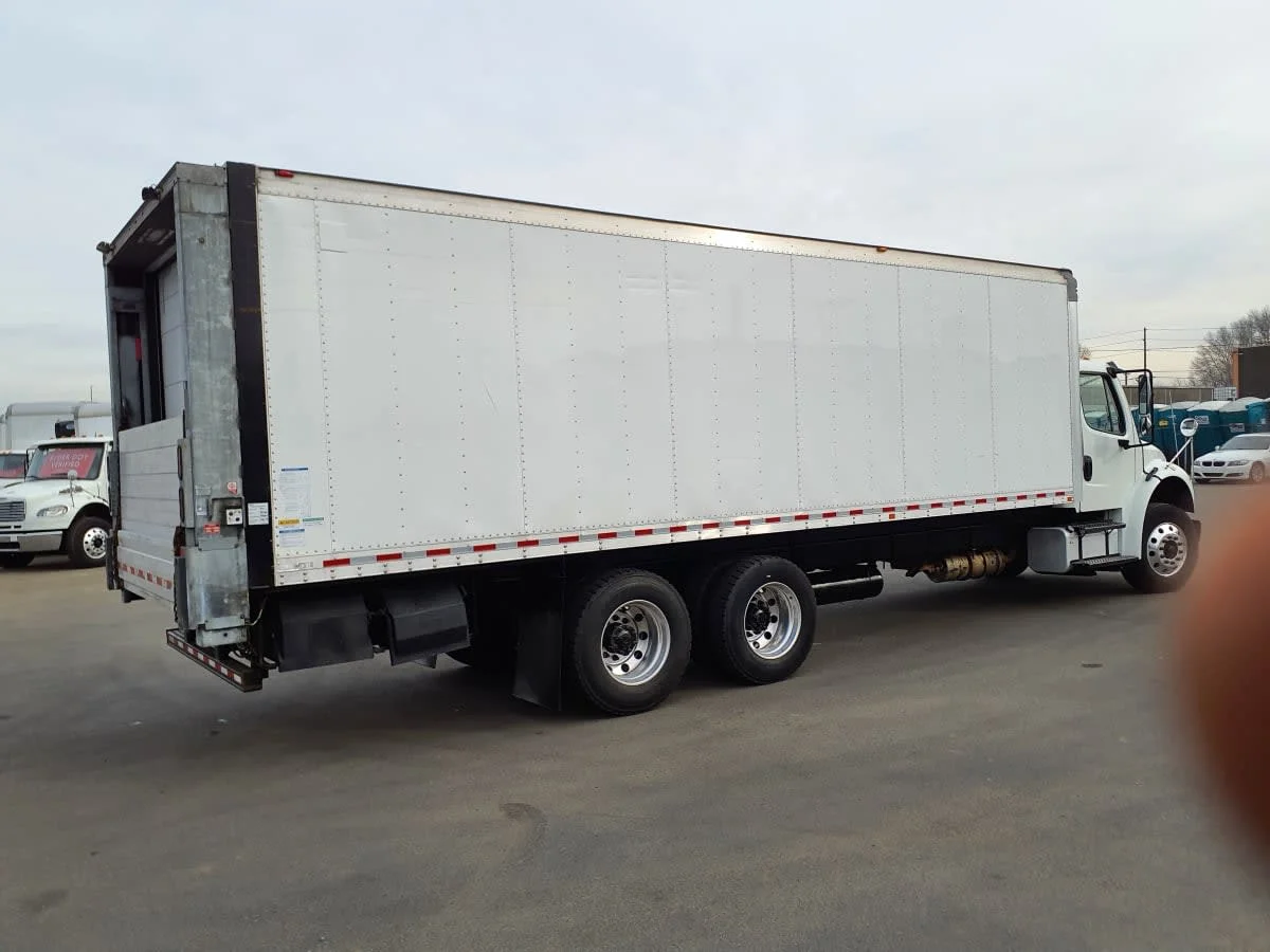 2018 Freightliner M2 106 in Tacoma, WA — photo 4