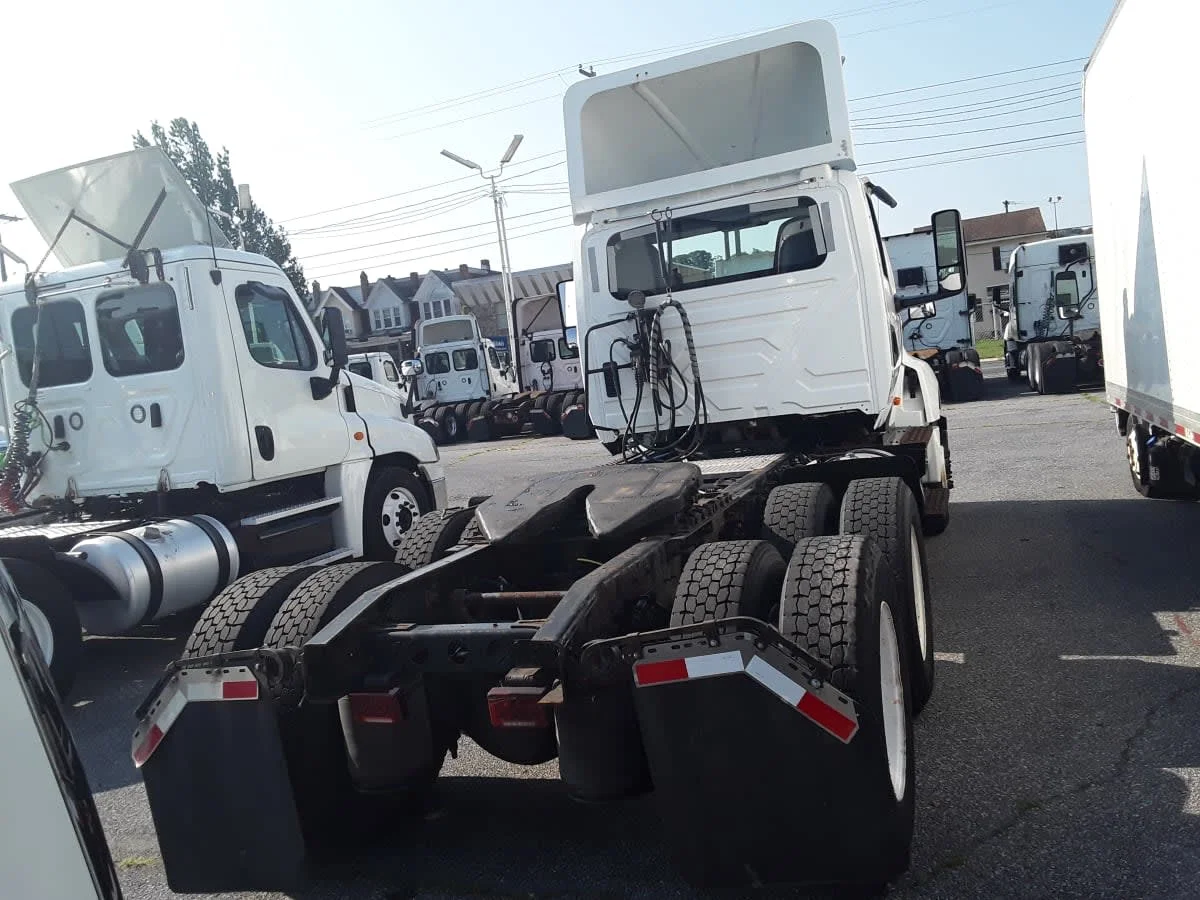 2019 International LT in Allentown, PA — photo 5