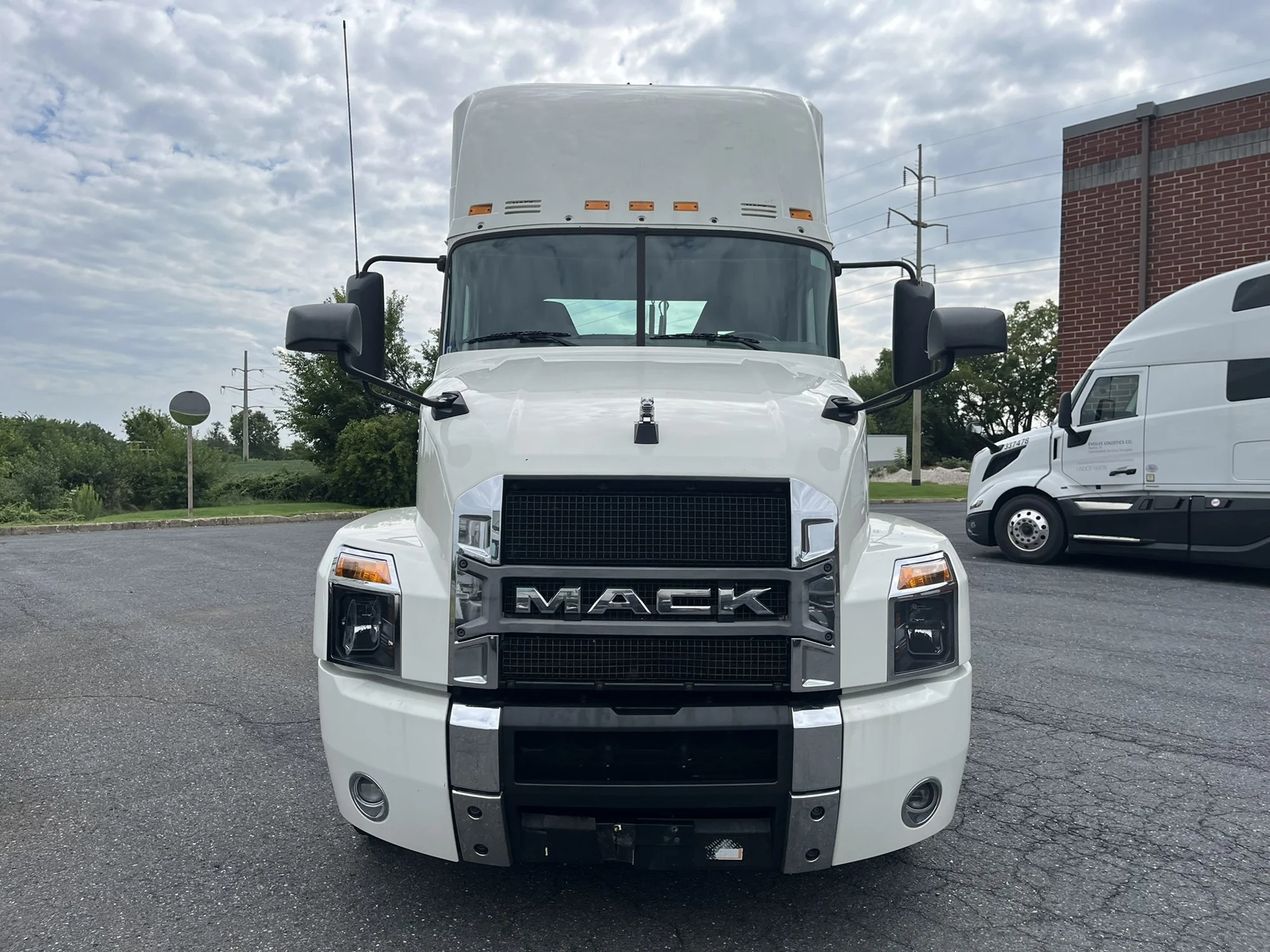 2019 Mack Anthem in Ephrata, PA — photo 2