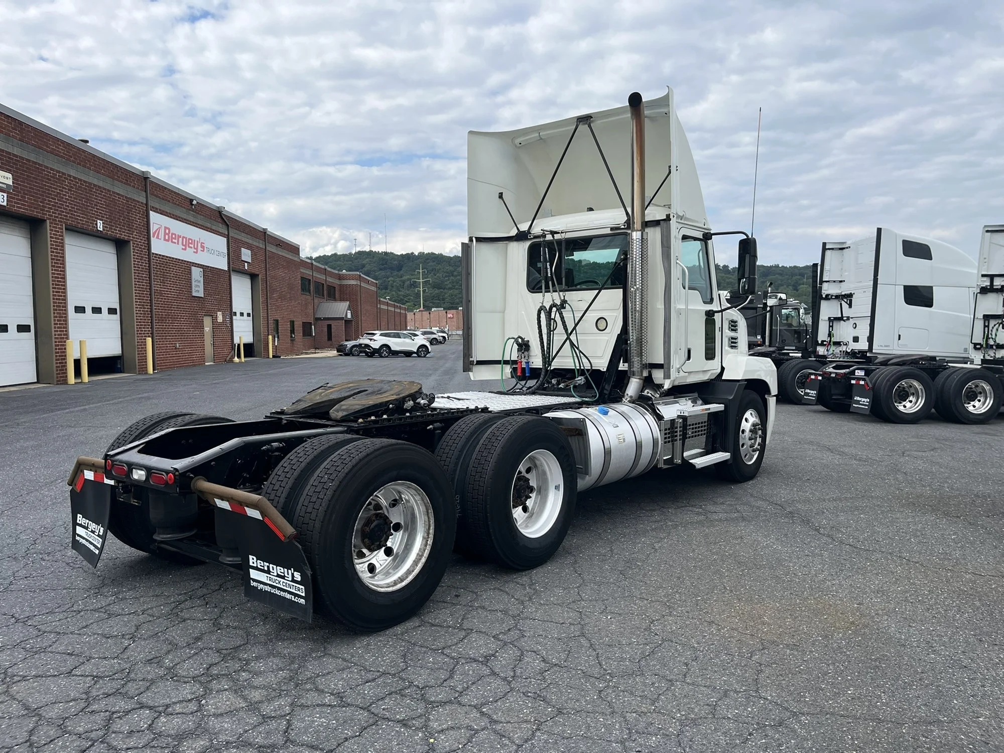 2019 Mack Anthem in Ephrata, PA — photo 4