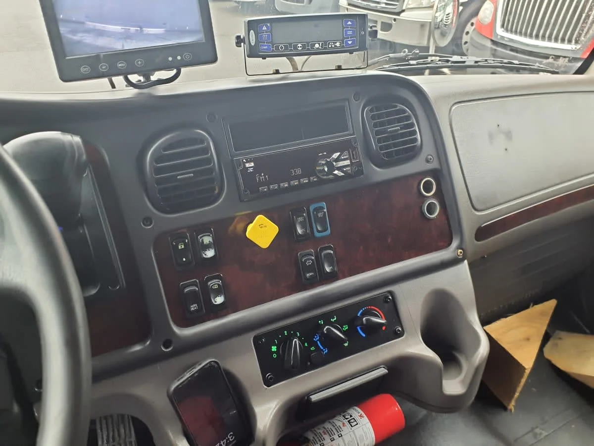 2019 Freightliner M2 106 in Springfield, MA — photo 8