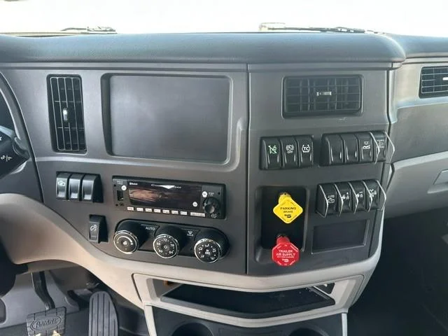 2024 Peterbilt 579 — photo 18