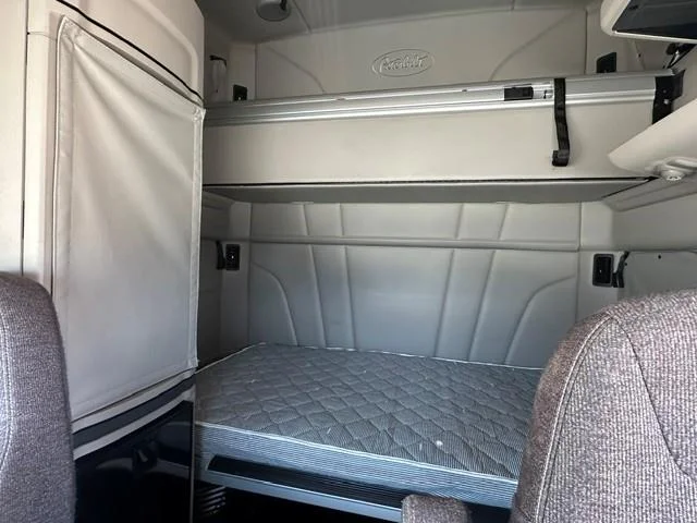 2024 Peterbilt 579 — photo 3