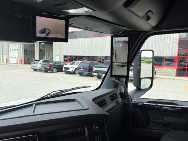 2026 Freightliner Cascadia - image 12