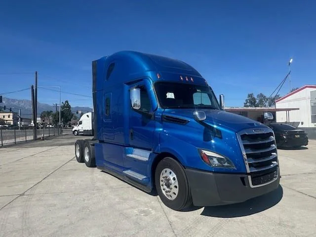 2022 Freightliner Cascadia - image 10