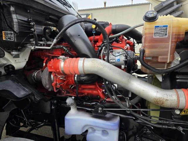 2022 International LT - image 23