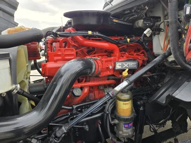 2022 International LT - image 22