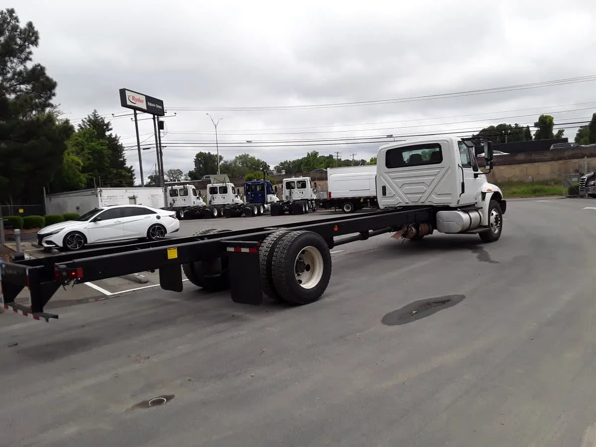 2019 International 4300 in Charlotte, NC — photo 4
