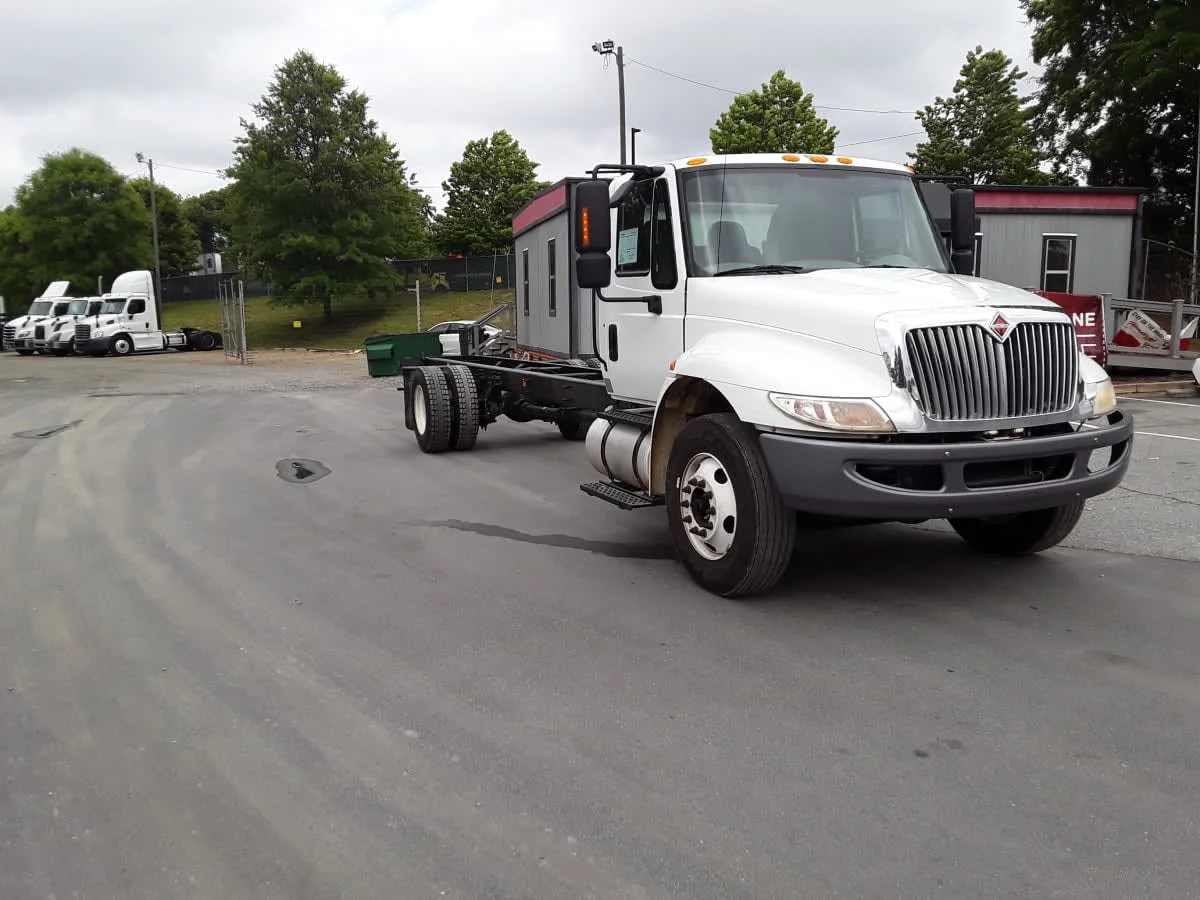 2019 International 4300 in Charlotte, NC — photo 3