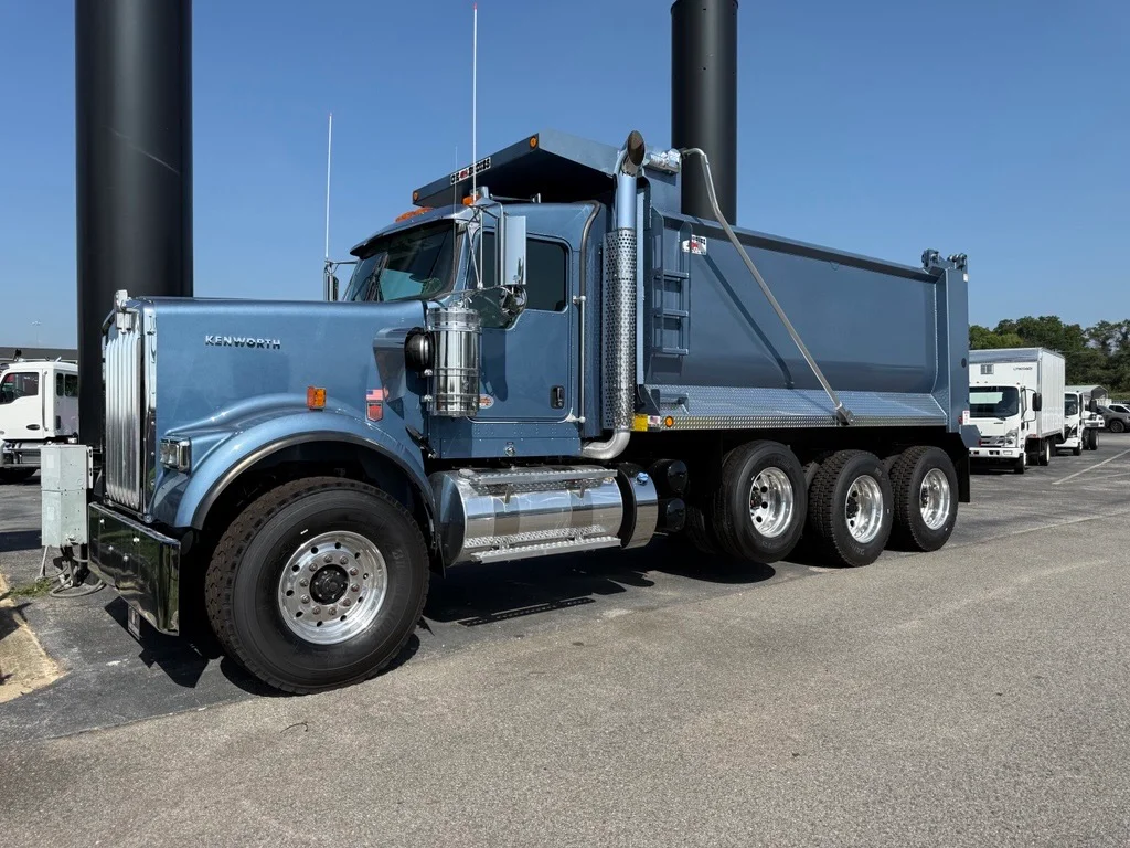 2027 Kenworth W900