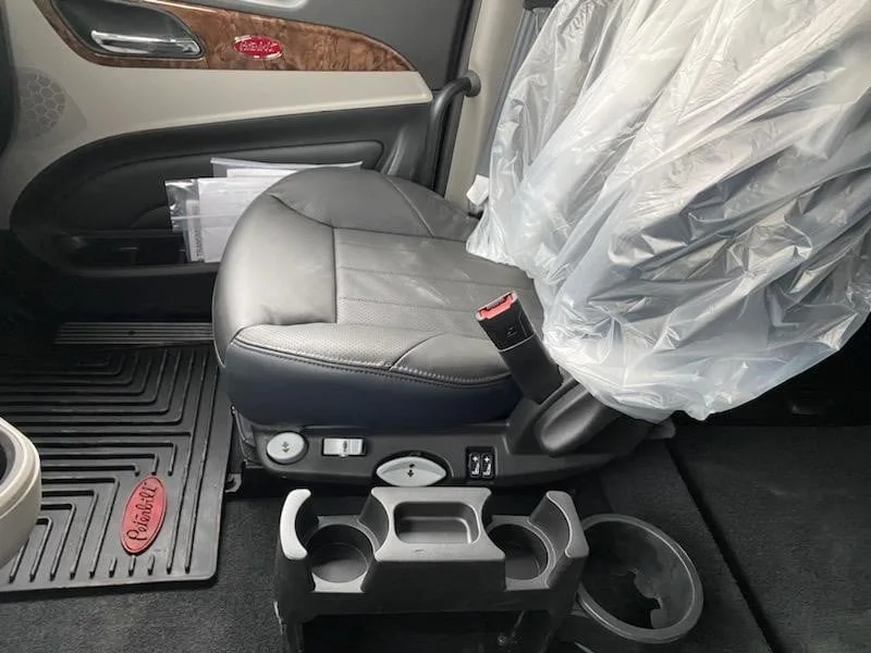 2025 Peterbilt 589 - image 14