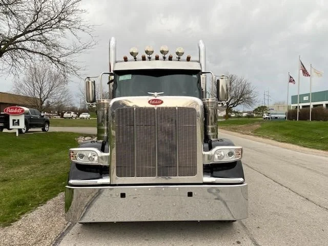 2025 Peterbilt 589 - image 9