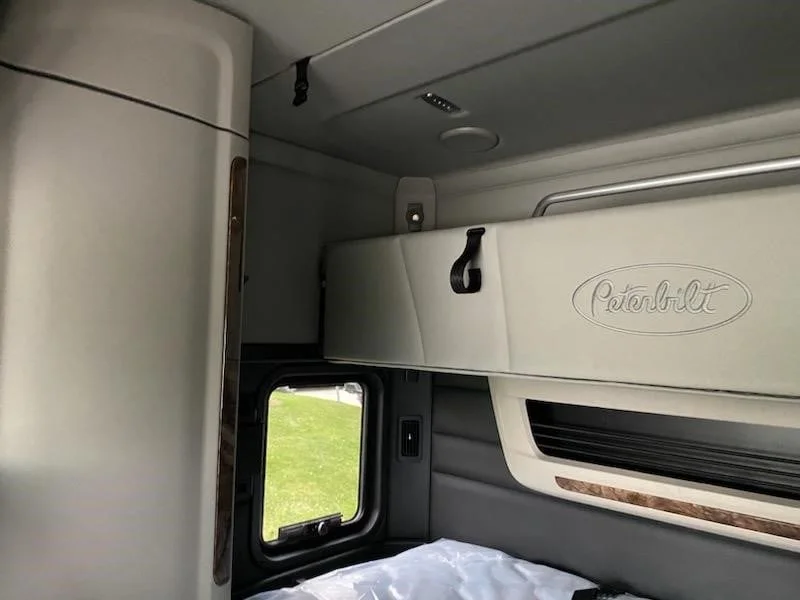 2025 Peterbilt 589 - image 22