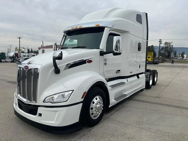 2026 Peterbilt 579 - image 2