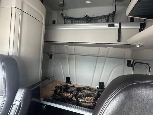 2026 Peterbilt 579 - image 6