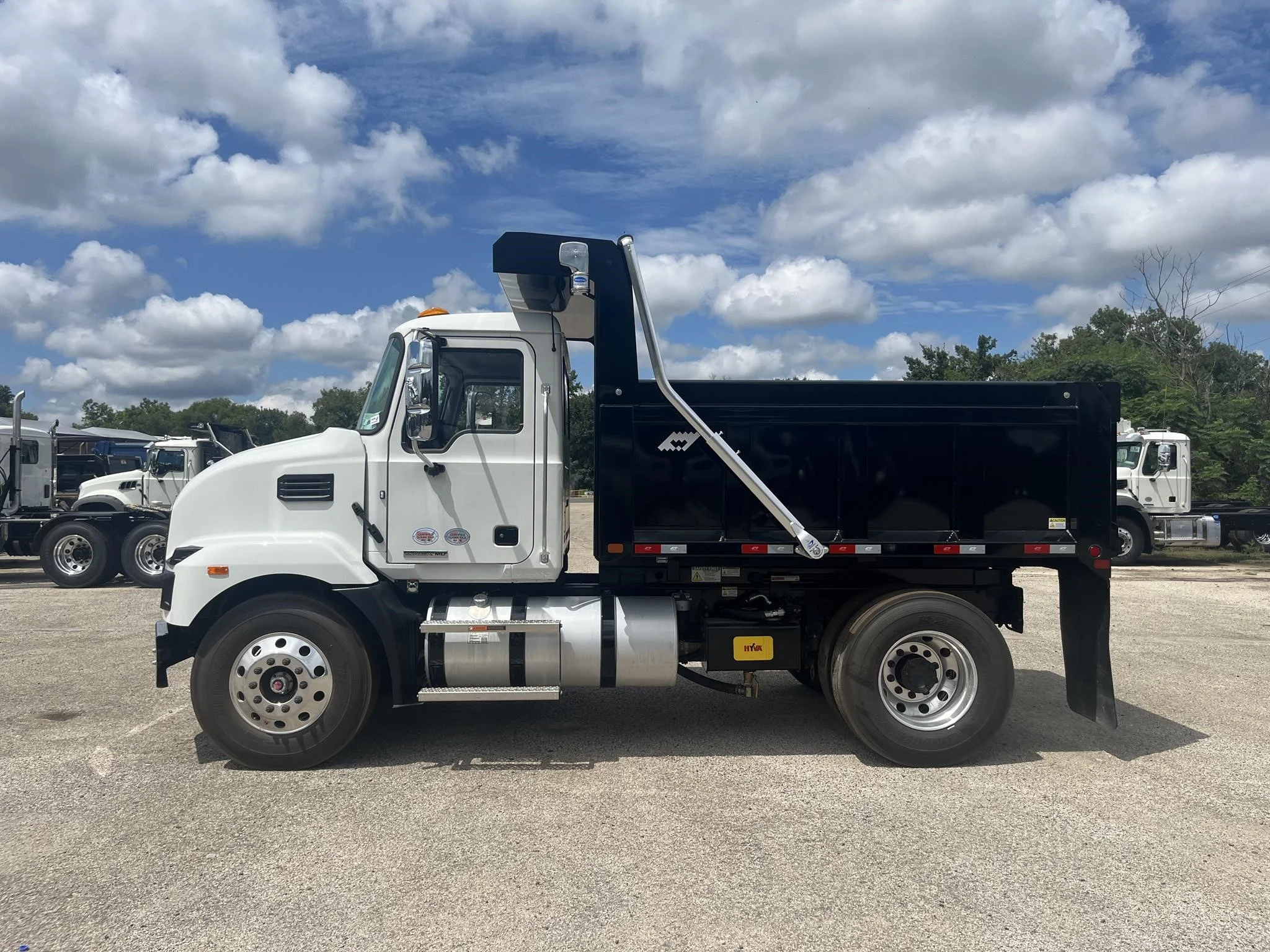 2026 Mack MD — photo 3