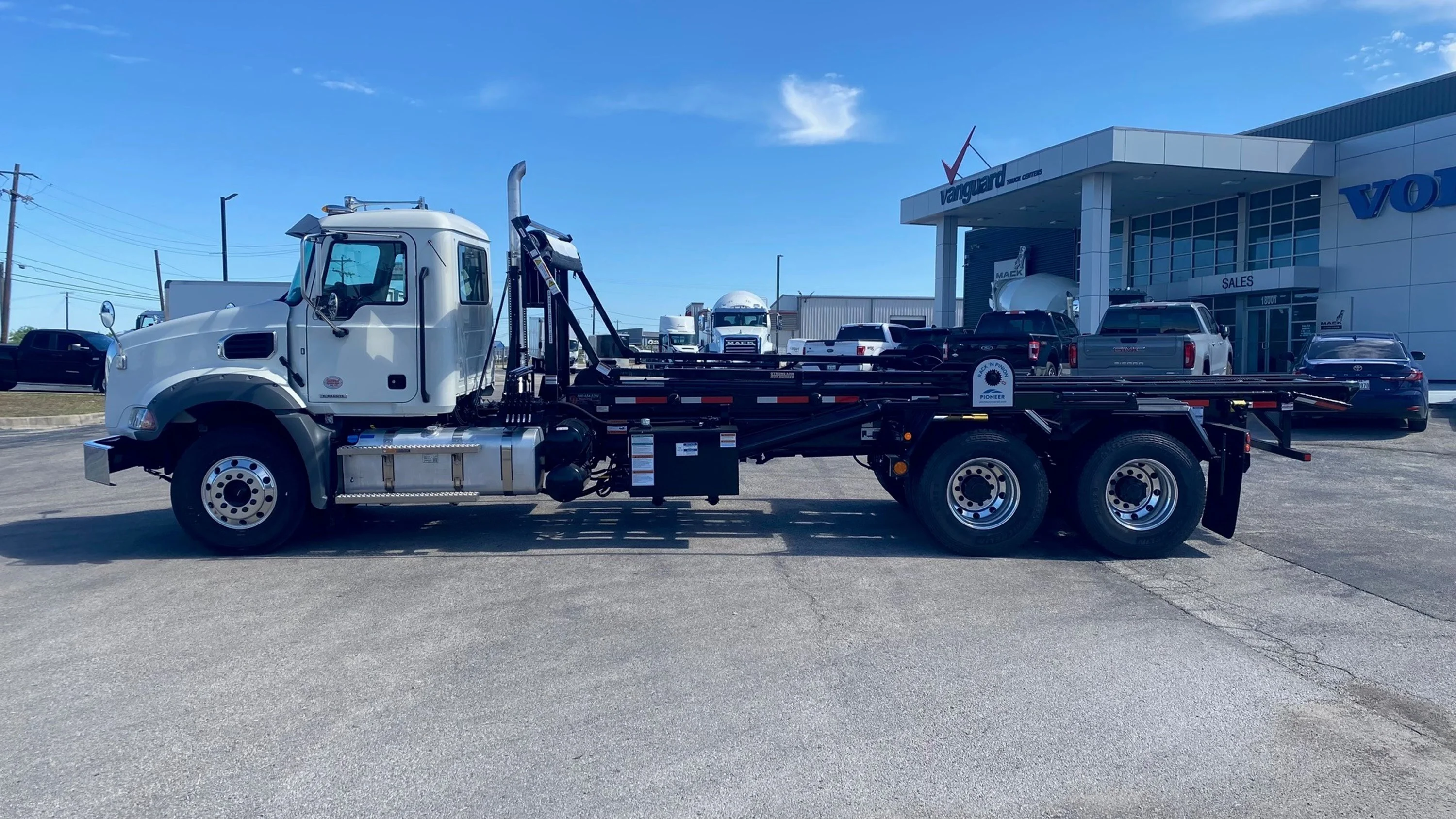 2026 Mack Granite in Austin, TX — photo 2