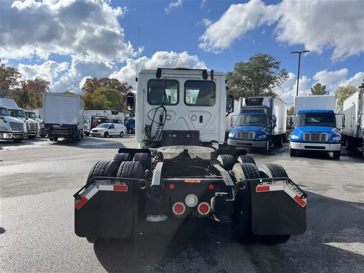 2019 Freightliner Cascadia in Beltsville, MD — photo 5