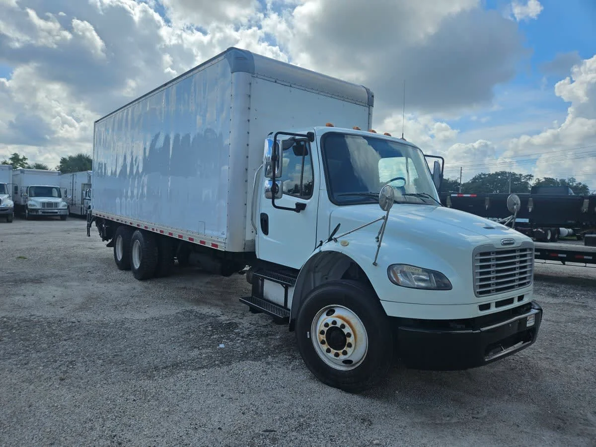 2019 Freightliner M2 106 - image 3