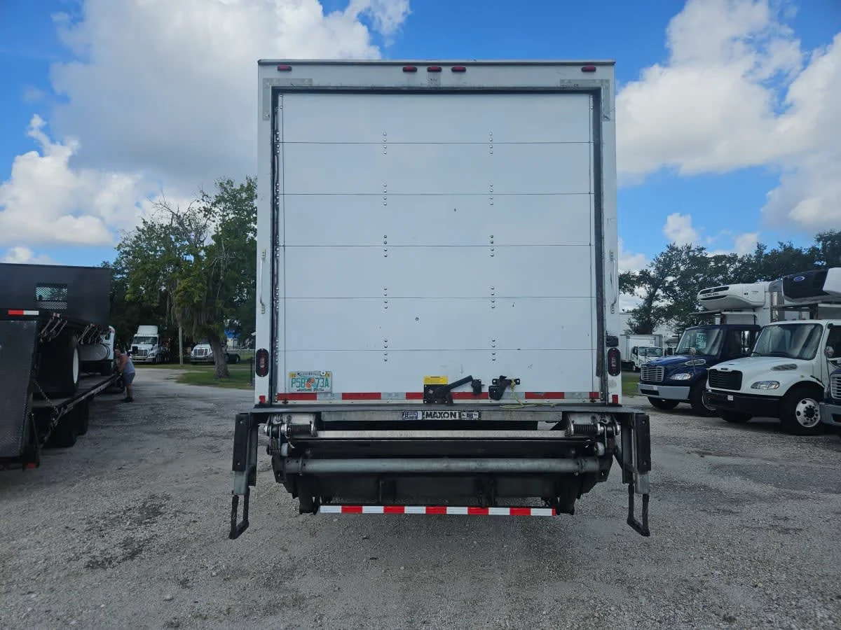 2019 Freightliner M2 106 - image 5