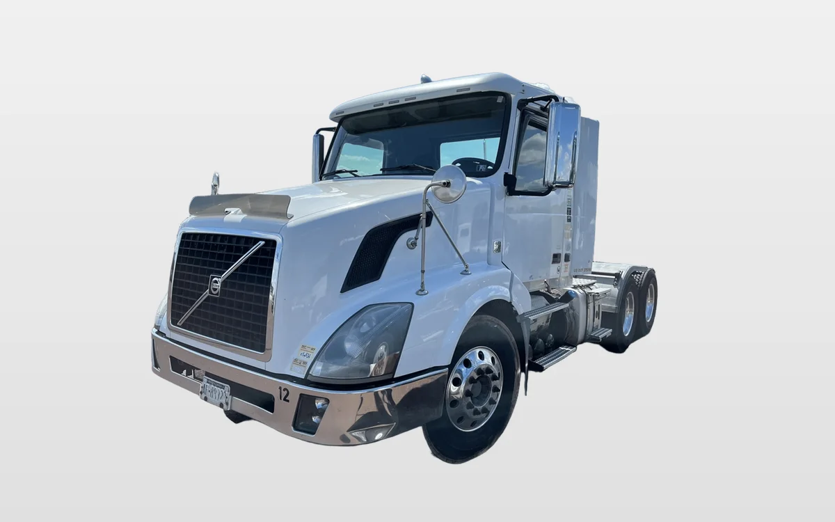 2011 Volvo VNL 860 - image 1