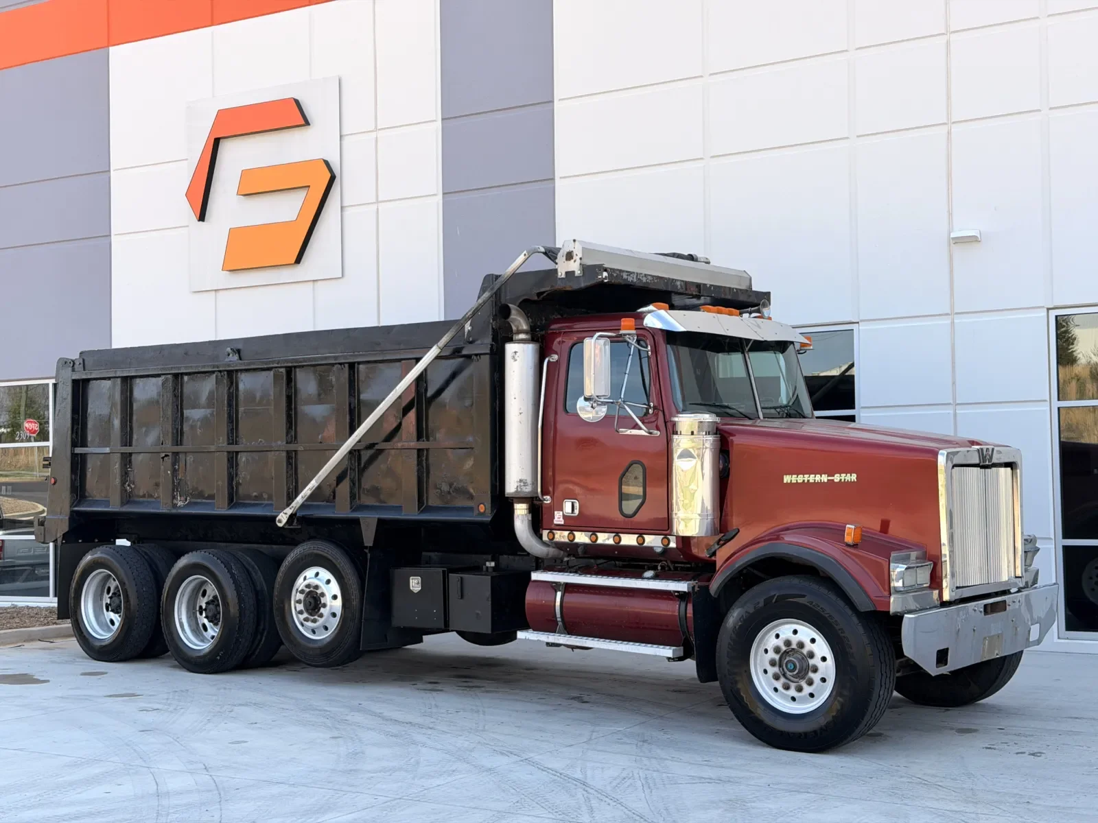 2004 Western Star 4900 - image 2