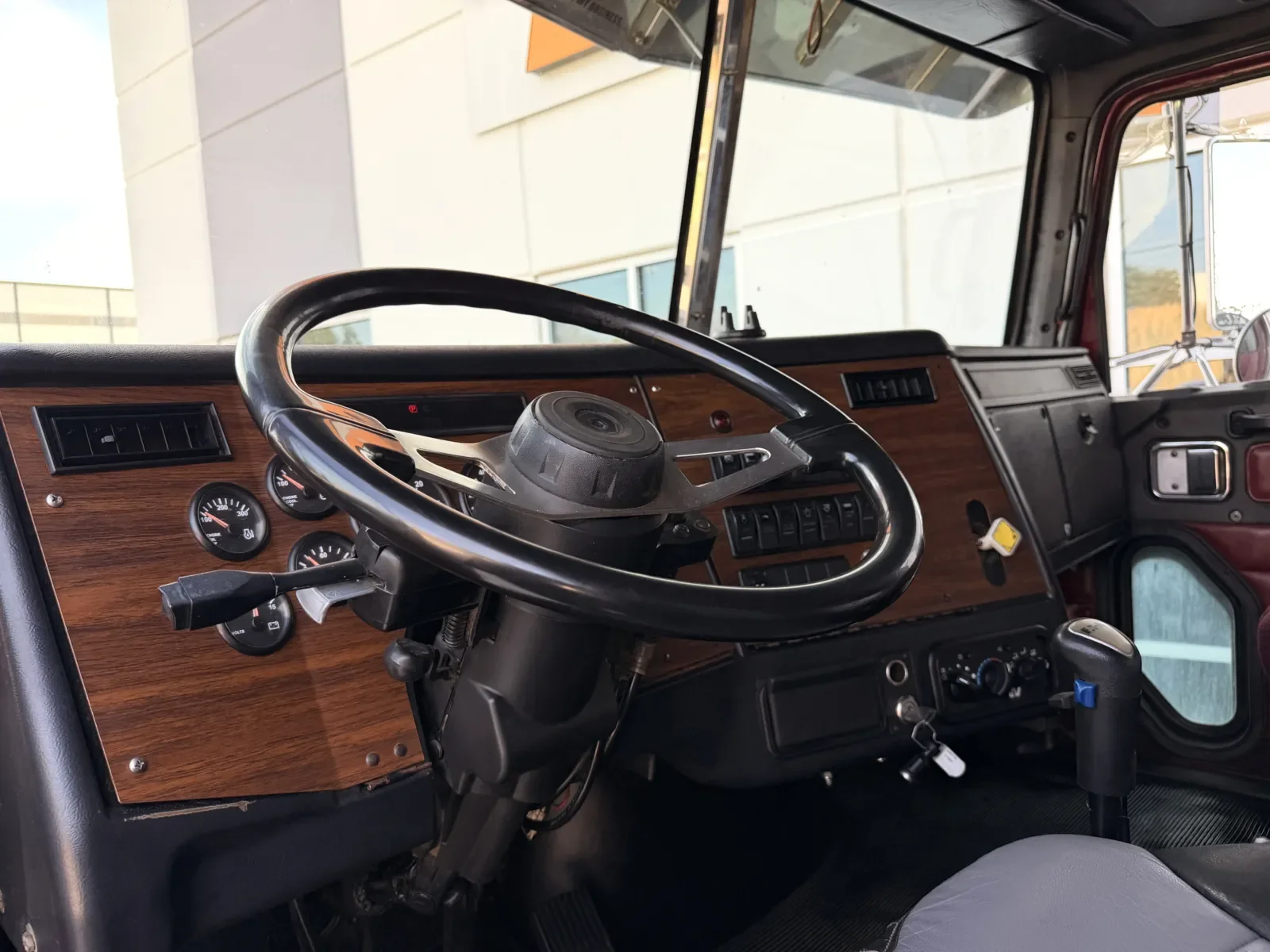 2004 Western Star 4900 in Greer, SC — photo 16