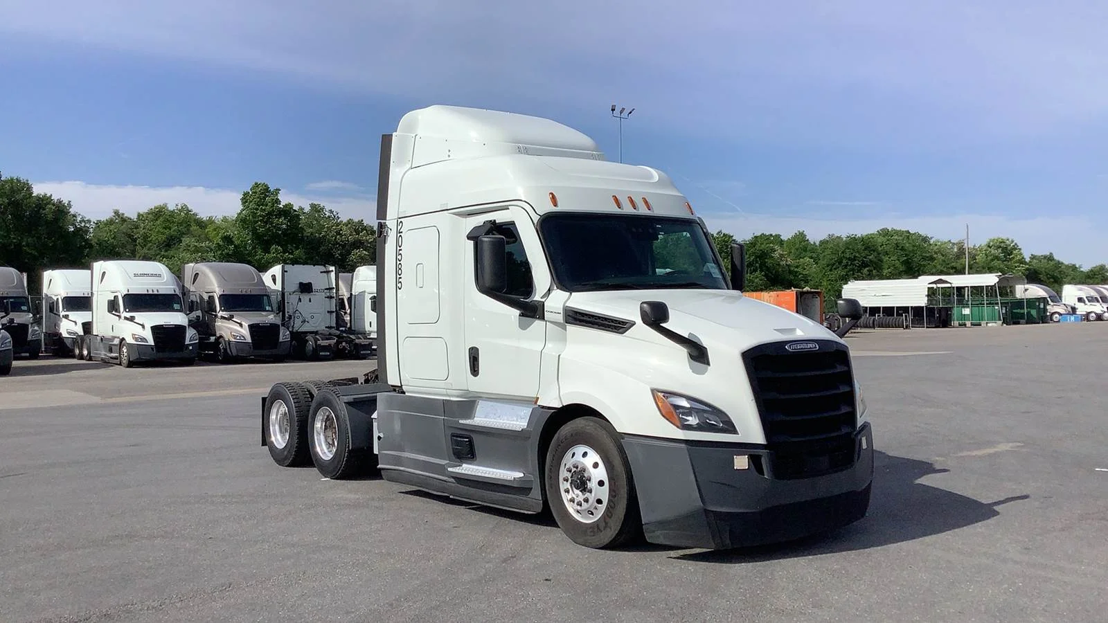 2021 Freightliner Cascadia in West Memphis, AR