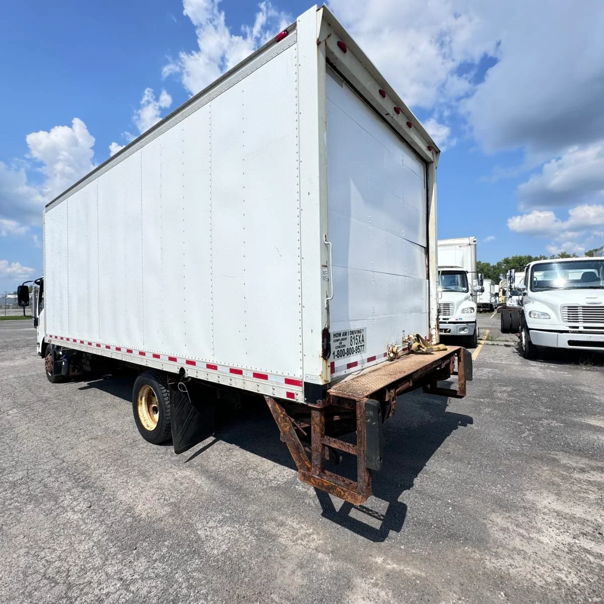 2016 Isuzu NRR - image 6