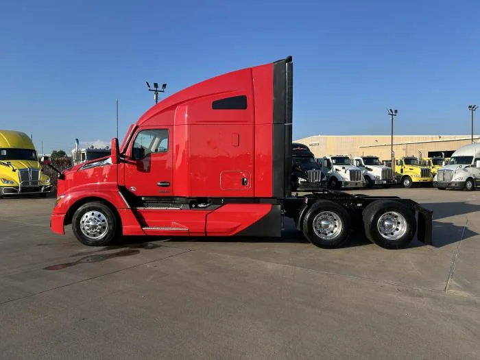 2024 Kenworth T680 - image 3