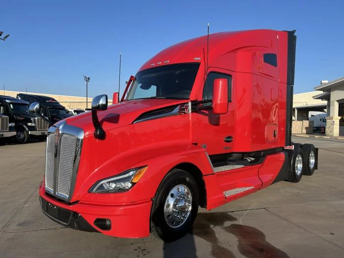 2024 Kenworth T680 - image 2