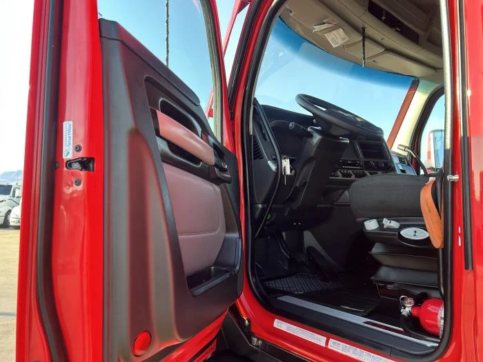 2024 Kenworth T680 in Houston, TX — photo 25