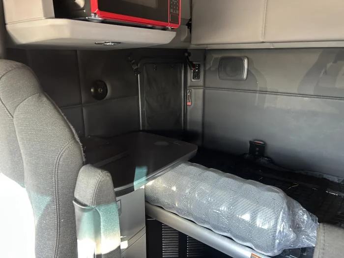 2024 Kenworth T680 - image 30