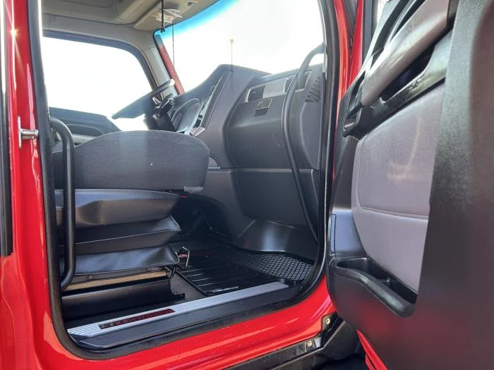 2024 Kenworth T680 - image 23