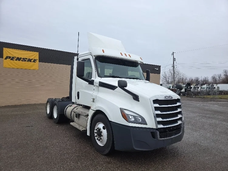 2020 Freightliner Cascadia in Lansing, MI