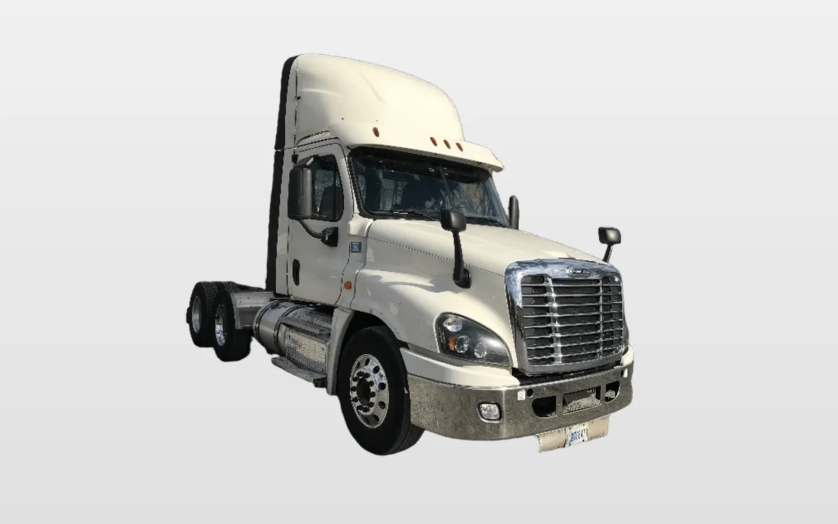 2019 Freightliner Cascadia - image 1