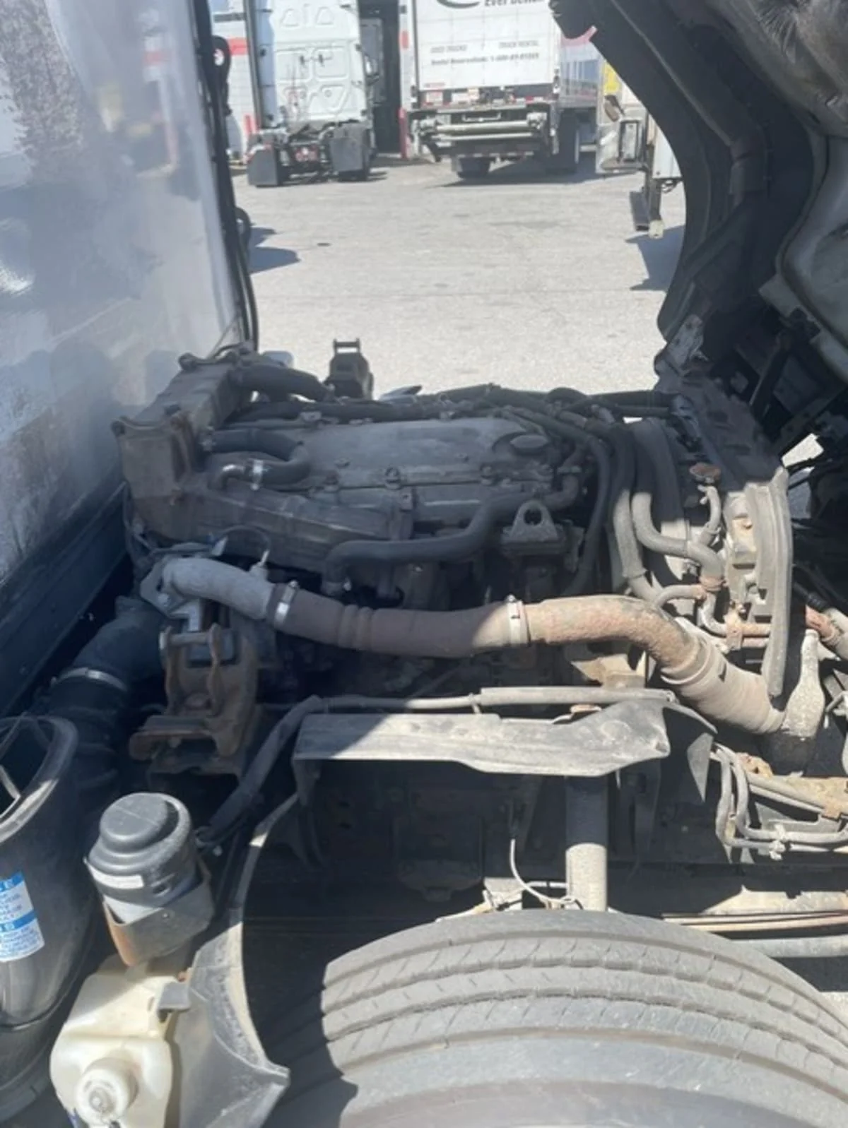 2018 Isuzu NRR in Farmingdale, NY — photo 13