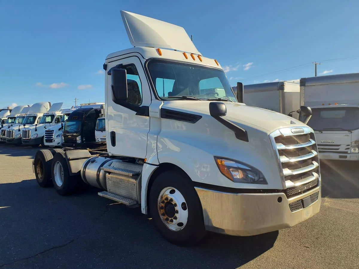 2019 Freightliner Cascadia in Springfield, MA — photo 3