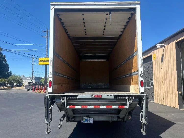 2022 Freightliner eM2 in Portland, OR — photo 8