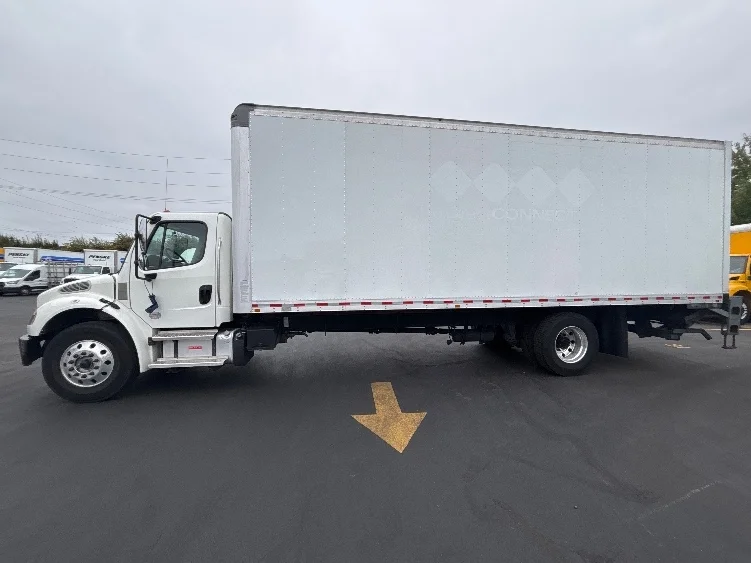 2022 Freightliner eM2 in Portland, OR — photo 4