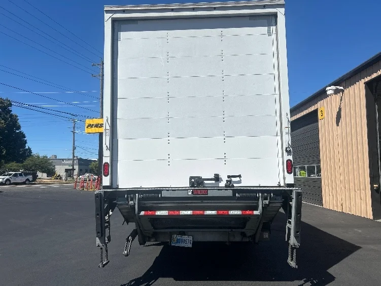 2022 Freightliner eM2 in Portland, OR — photo 7