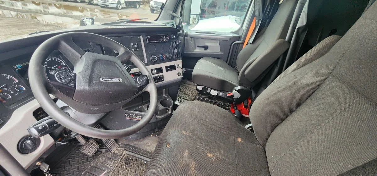 2021 Freightliner Cascadia - image 7